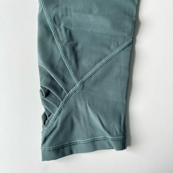 Lululemon Mid-Length Sea Green Leggings 23” - Picture 2 of 3